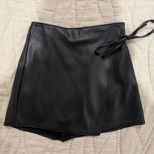 Abercrombie & Fitch Black Leather Skort